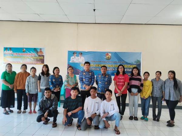 Buka Pelatihan Menjahit untuk Anak Terlantar, Kadisos Harap Peserta Serius