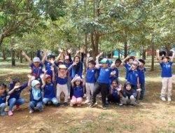 Sekolah Alam Bosowa Gelar Outing Edukatif di Wisata Kebun Gowa