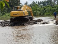 Kembali Jebol, Eskavator Andi Utta Perbaiki Mercu Bendungan Balangtikeke Ujungloe