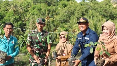 Kodim 1401 Majene dan Dinas Terkait Tanam Pohon