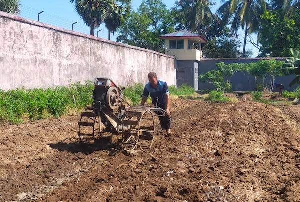 Warga Binaan Lapas Takalar Kembali Garap Lahan Pertanian