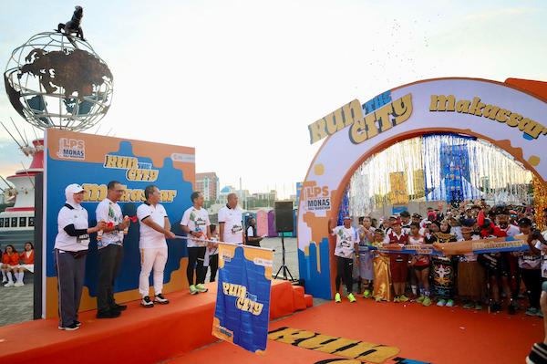 Danny Lepas Ribuan Peserta Run The City Makassar LPS Monas Half Marathon 2024