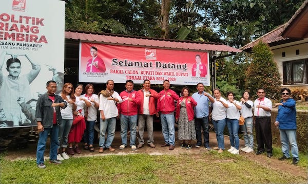 Maju Pilkada Toraja Utara, JK Tondok Kembalikan Formulir ke PSI