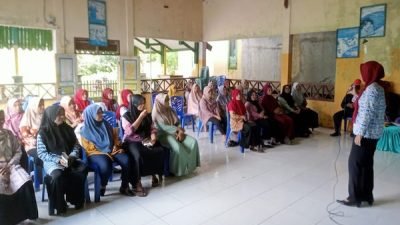 Antusias Warga Desa Bonea Timur Ikuti Penyuluhan Keluarga Berencana dan Stunting