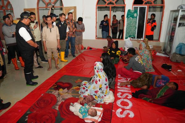 Terisolir, Pj Gubernur Sulsel Kirim Bantuan ke Latimojong Luwu Gunakan Helikopter