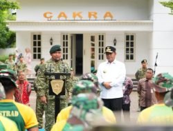 Pj Gubernur-Pangdiv 3 Kostrad Lepas 10 Truk Bantuan Bencana ke Luwu