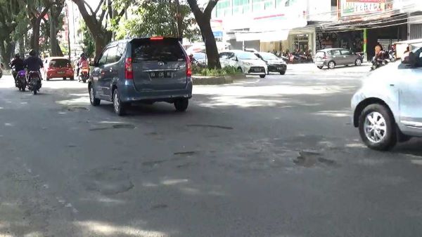 Banyak Korban Jatuh, Komisi D Desak PU Perbaiki Jalan Hertasning