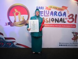 Laksanakan Program Pengendalian Penduduk, Indira Yusuf Dapat Manggala Karya Kencana