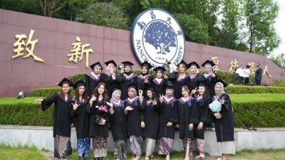 19 Mahasiswa Unhas Wisuda di Nanchang University China