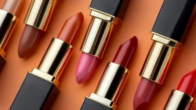 Rekomendasi Lipstik Terjangkau-Berkualitas Untuk Bibir Hitam, Cocok Dipakai Liburan