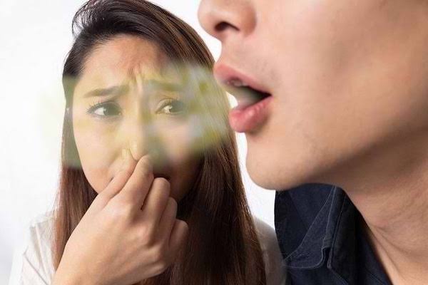 Hindari Bau Mulut dengan Cara Ini