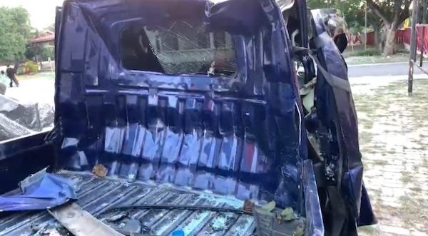 Pikap Tabrak Truk Kontainer di Jeneponto, Sopir Dilarikam ke Puskesmas