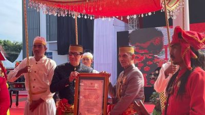Menteri Yasonna Dianugerahi Gelar Mangngassai Dg Makkulle dari Kerajaan Gowa