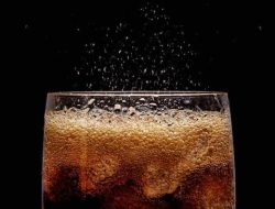 Kesegaran Minuman Bersoda, Manis yang Berbahaya!