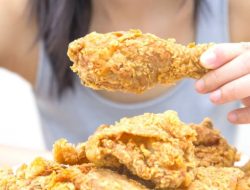 Hindari Makanan Berminyak! Berikut Dampak Bahayanya bagi Kesehatan