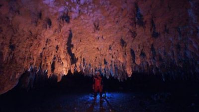Menelisik Keindahan Gua Loko Tau Batulappa