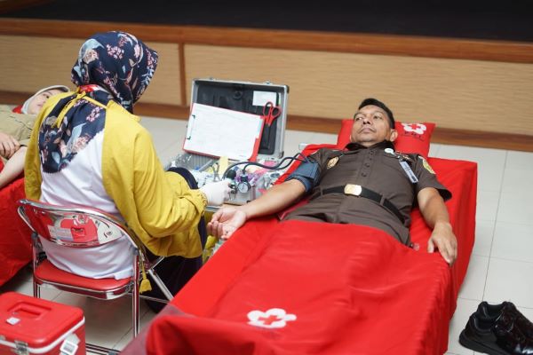 HUT Adhyaksa ke-64, Kejati Sulsel Gelar Aksi Donor Darah