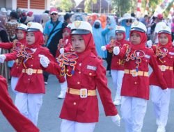 Meriahkan HUT RI, Wabup Edy Manaf Lepas Gerak Jalan Indah