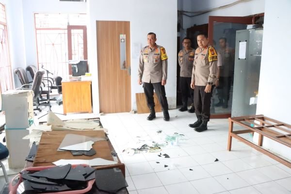 Unjuk Rasa Berujung Pengrusakan, Kapolda Sulbar Tinjau Langsung TKP