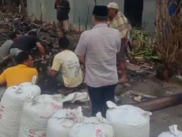 Peduli Korban Kebakaran, MSP Salurkan Bantuan ke Desa Kassi