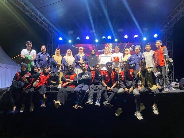 Ikuti Karnaval Maskot di Parepare, KPU Jeneponto-KKN Tematik UNHAS Raih Juara 1