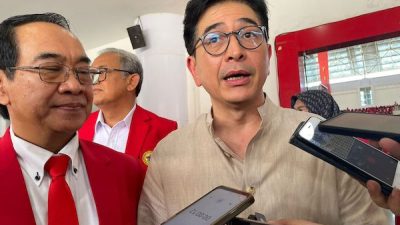 Arsjad Rasjid Serahkan Beasiswa dan Peluncuran Lecture Theatre di PKKMB Unhas