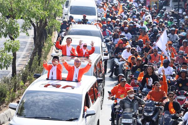 Tampil Serasi, Indira-Ilham Resmi Mendaftar di KPU Makassar