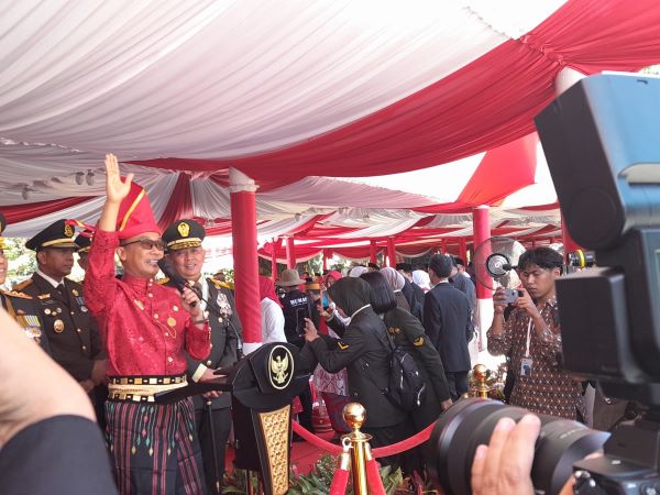 Berkah HUT RI, Pj Gubernur Sulsel Akan Beri Beasiswa Bagi yang Berprestasi