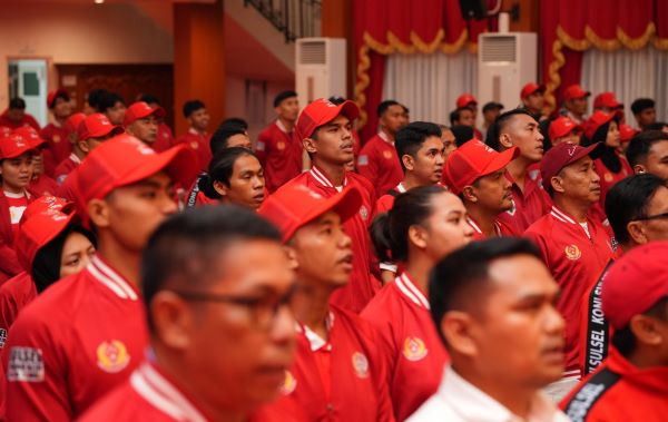 Lepas 630 Kontingen Menuju PON, Pj Gubernur: Angkat Tinggi Nama Sulsel
