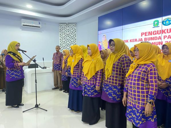 Sebanyak 38 Pengurus Bunda PAUD Resmi Dikukuhkan di Sinjai