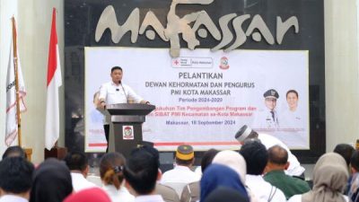Lantik Pengurus PMI Makassar, Adnan Minta Stok Darah Harus Terus Terjaga