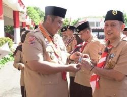 Pemkab Maros Bagikan 11.810 Seragam Pramuka di Sekolah