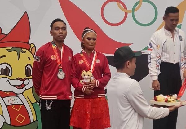 Cetak Prestasi di PON XXI, Atlet Dansa Sulsel Raih Medali Perak