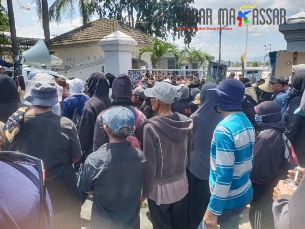 Ratusan Petani Polongbangkeng Demo Tuntut Pengembalian Lahan di Takalar