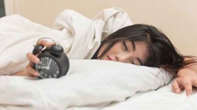 Hati-Hati! Tidur Terlalu Lama Saat Weekend Bisa Berbahaya