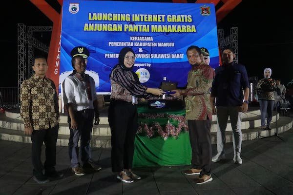 Diskominfo Sulbar-Pemkab Mamuju Hadirkan Internet Gratis di Anjungan Manakarra