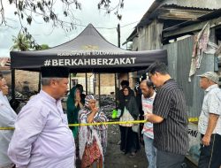 Wakil Bupati Bulukumba Serahkan Bantuan Kepada Korban Kebakaran