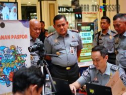 Kakanwil Kemenkumham Sulsel Tinjau Booth Layanan Paspor Kanim Makassar