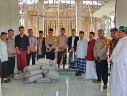 Program Kotak Seribu Polres Sinjai Kembali Beri Bantuan Semen Pembangunan Masjid