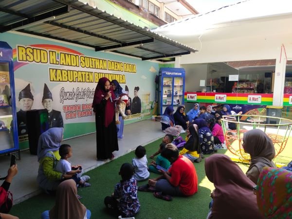 Wujudkan RS Ramah Anak, RSUD Bulukumba Hadirkan Pendongeng