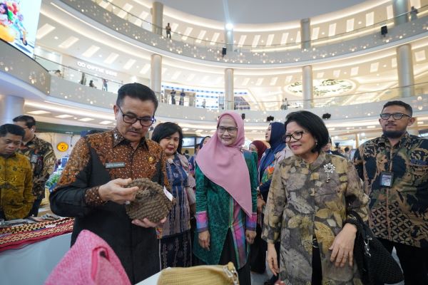 Bantu UMKM Perluas Pasar, Sekprov Sulsel Puji Bazar BerKRIYASI