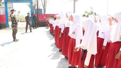 Tingkatkan Kesadaran Kebangsaan, Satgas TMMD Edukasi PBB dan Wasbang ke Pelajar
