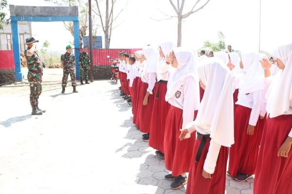 Tingkatkan Kesadaran Kebangsaan, Satgas TMMD Edukasi PBB dan Wasbang ke Pelajar