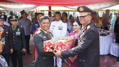 Kapolda Sulbar Berikan Kejutan di HUT TNI ke-79