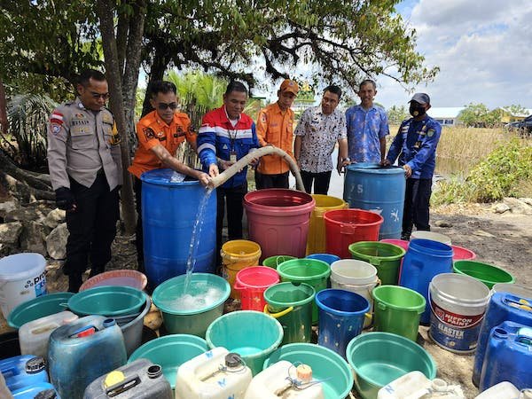 Sembilan Kecamatan di Maros Alami Kekeringan, Pertamina Salurkan Air Bersih Bantu Penuhi Kebutuhan Warga