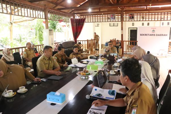 Evaluasi RSUD Sulbar, Sekprov Tekankan Ketersediaan Obat dan Kompetensi SDM