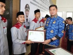 Pemkab Gowa Berikan Penghargaan ke-20 Mahasantri Terbaik