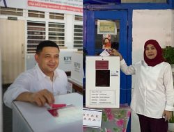Pasangan Appi-Aliyah Kompak Datang ke TPS Makassar dengan Pakaian Putih