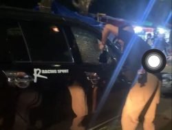 Rusaki Mobil Warga dan Mengaku TNI, 2 Pelaku Ditangkap Polisi