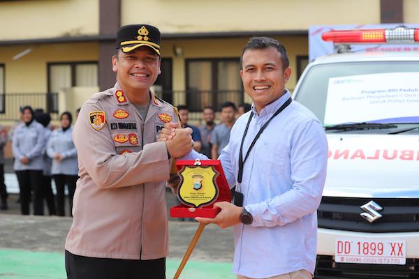 Polres Gowa Terima Bantuan 1 Unit Mobil Ambulance CSR dari BRI Peduli